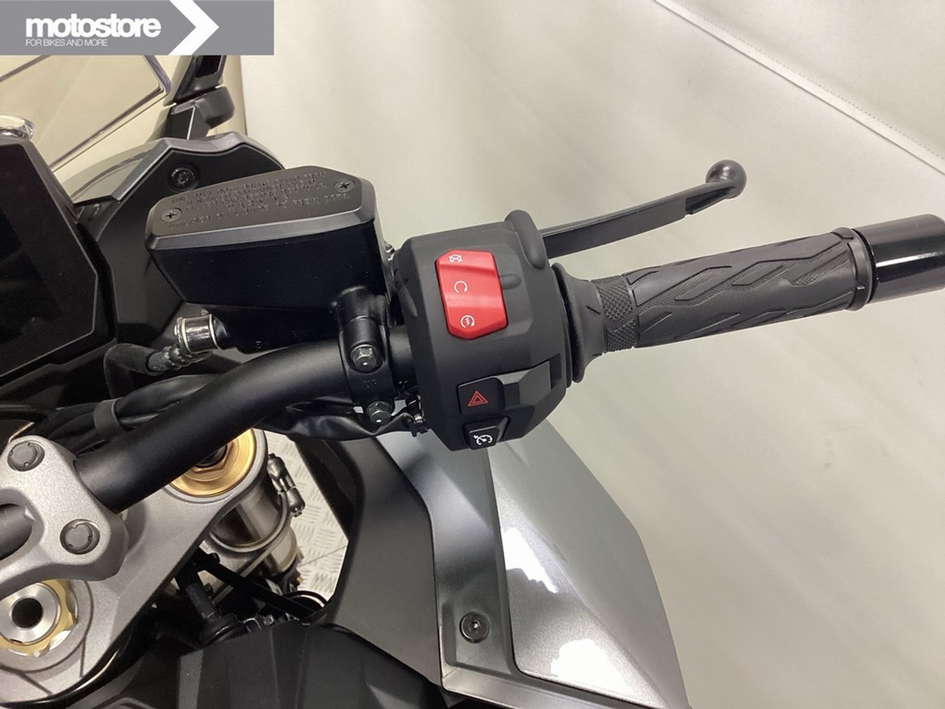 Suzuki GSX-S 1000 GT - Afbeelding 11