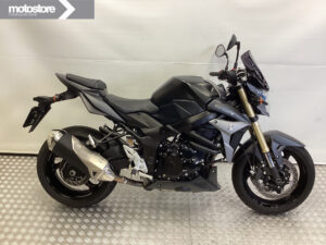 Suzuki GSR 750 A